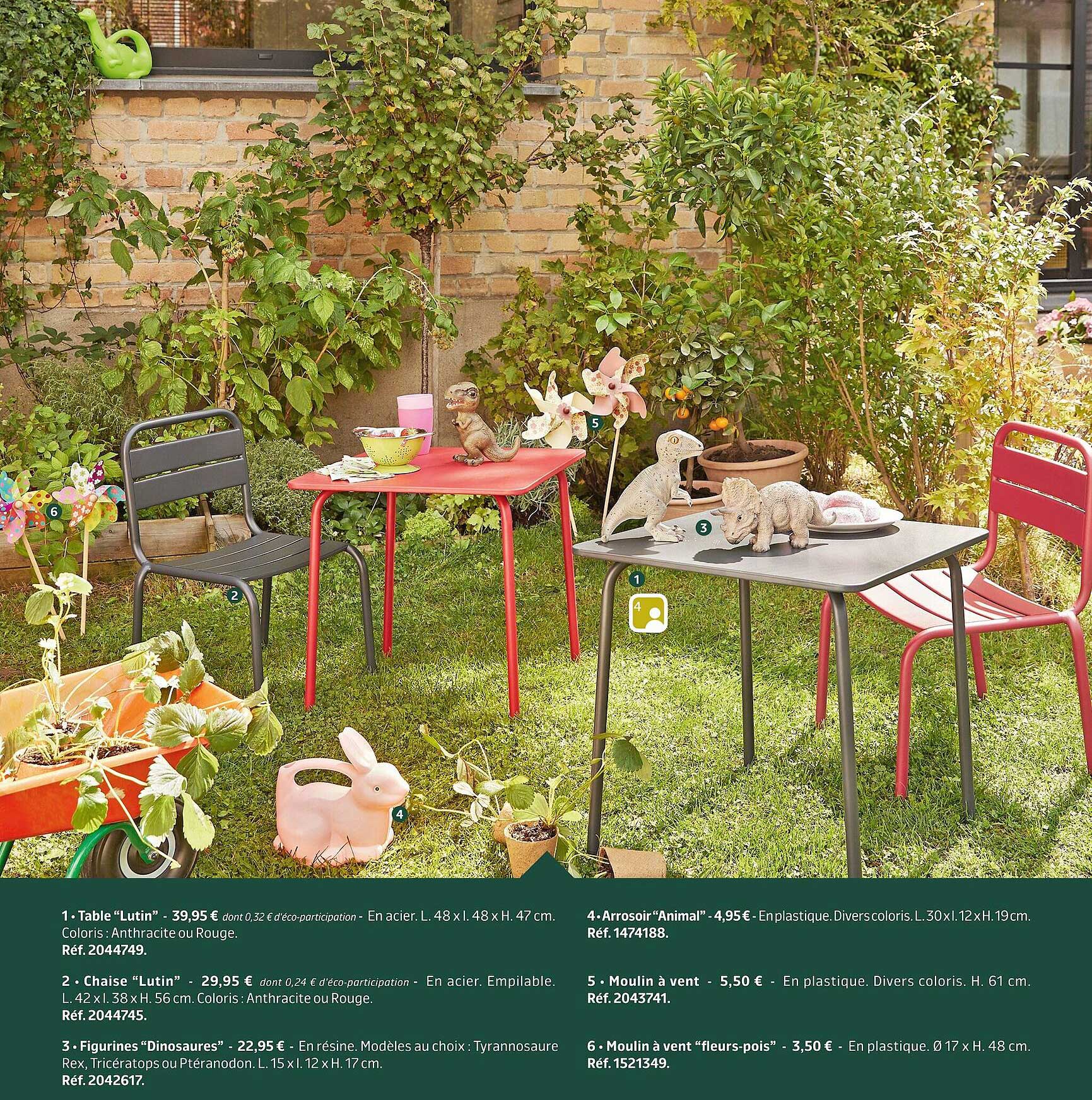 table "lutin", chaise "lutin", figurines "dinosaures", arrosoir "animal", moulin à vent, moulin à vent "fleurs pois"