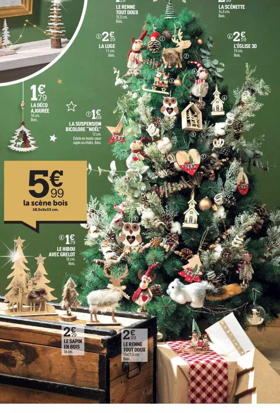 la scène bois, la déco ajourée, la suspension bicolore "noël", la luge, le renne tout doux, la scénette, l'église 3d, le hibou avec grelot, le sapin en bois, le renne tout doux