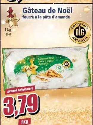 Gâteau De Noël Fourré à La Pâte D'amande