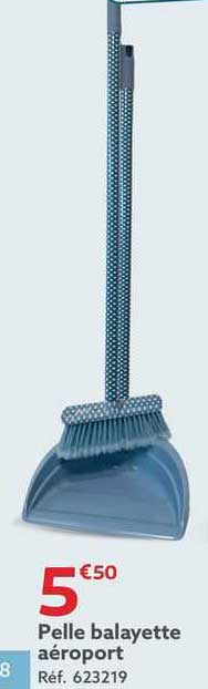 pelle balayette aéroport