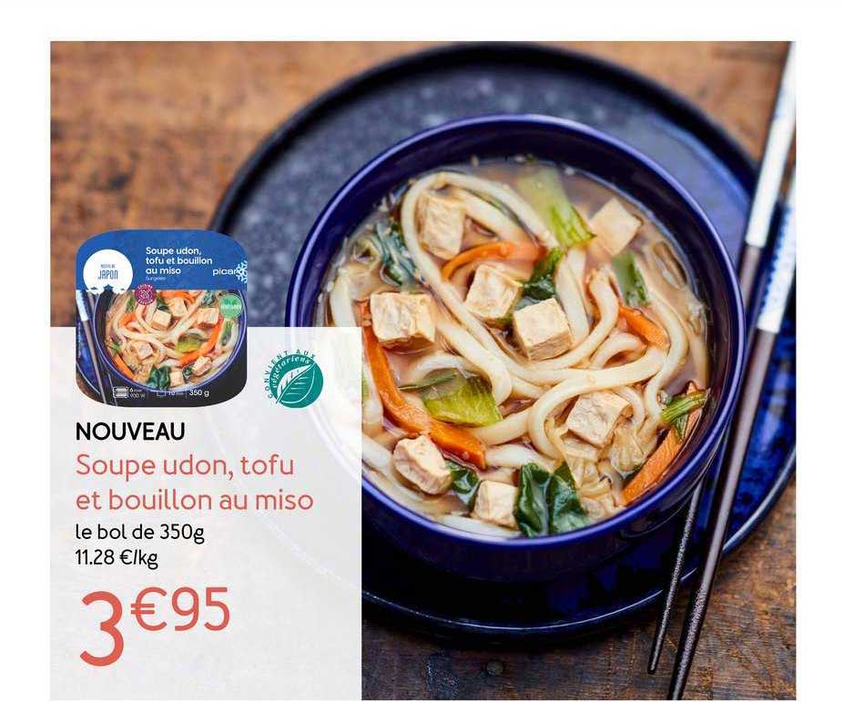 Soupe Udon, Tofu Et Bouillon Au Miso