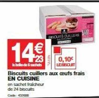 biscuits cuillers aux oeufs frais en cuisine