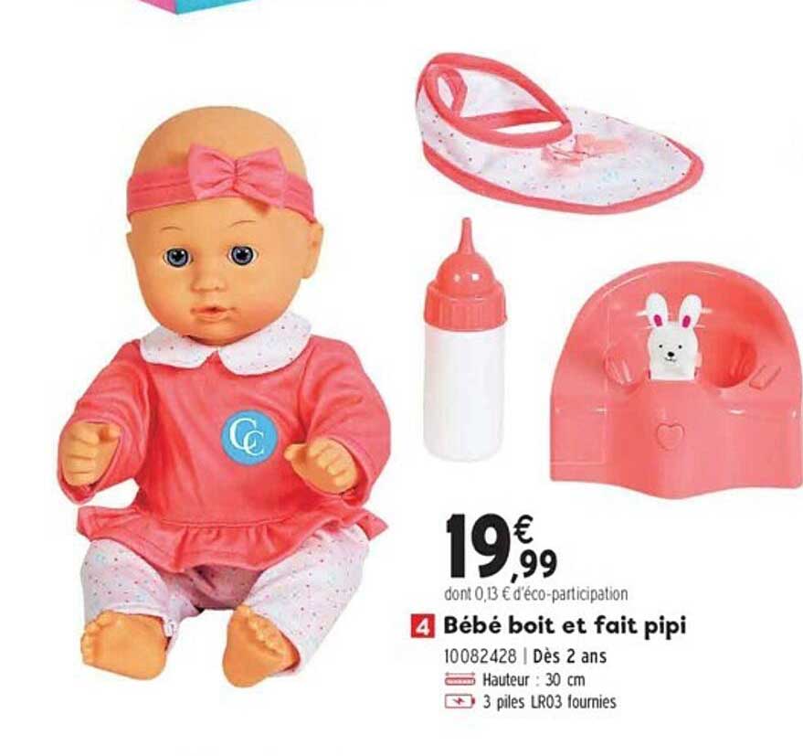 bebe boit et fait pipi