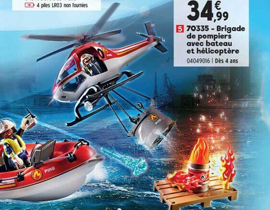 brigade de pompiers avec bateau et helicoptere