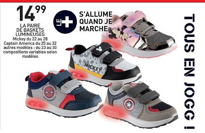 Le Paire De Baskets Lumineuses
