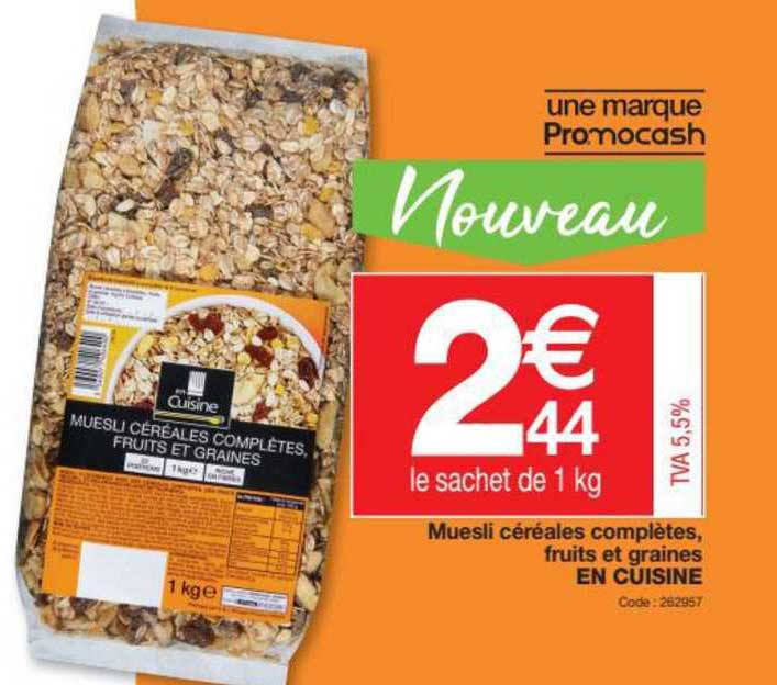 muesli céréales complètes, fruits et graines en cuisine