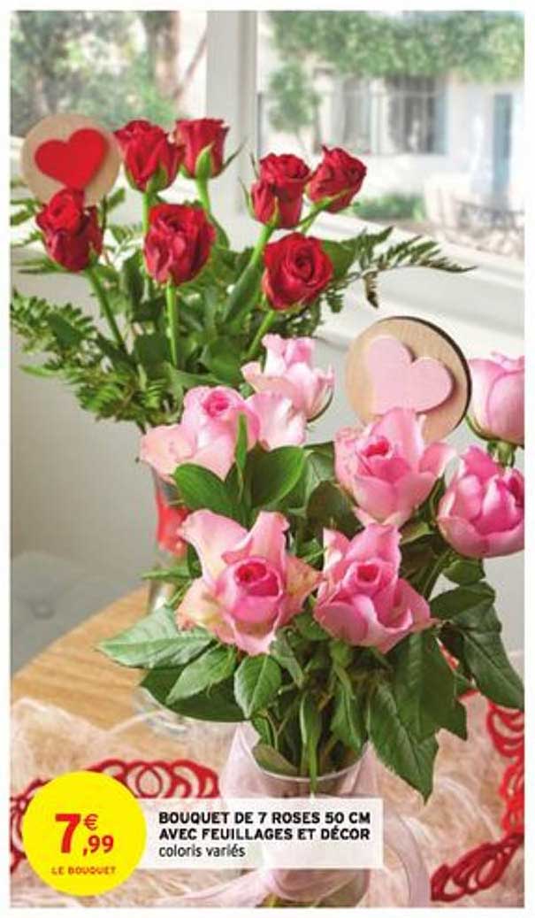 bouquet de 7 roses 50 cm avec feuillages et décor