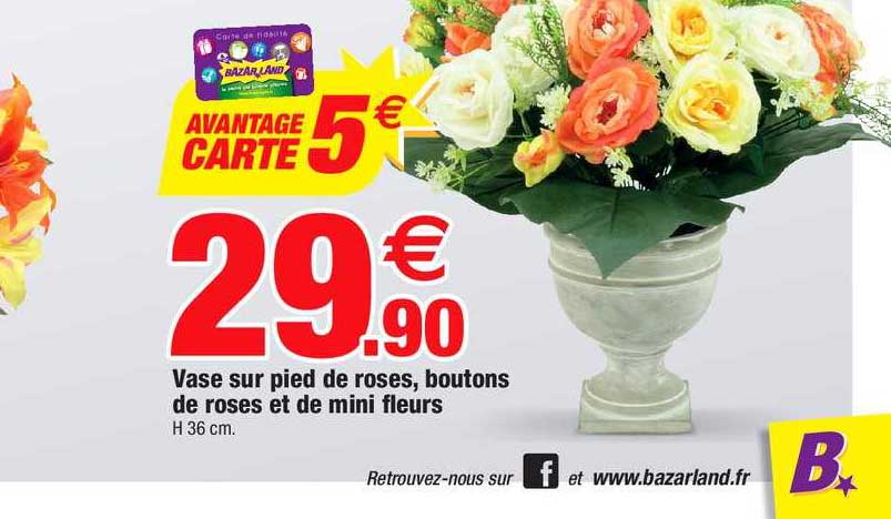 Vase Sur Pied De Roses Boutons De Roses Et De Mini Fleurs