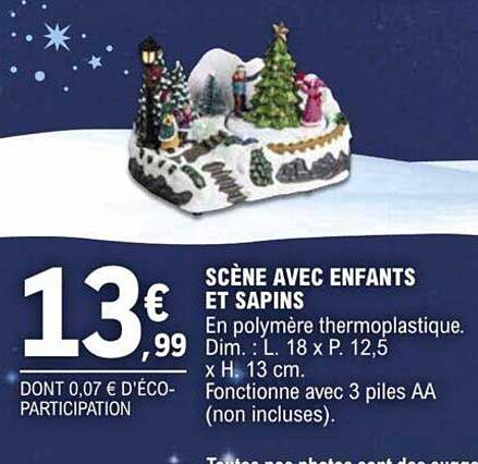 Scène Avec Enfants Et Sapins