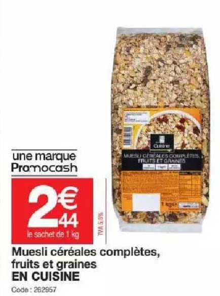 muesli céréales complètes, fruits et graines en cuisine