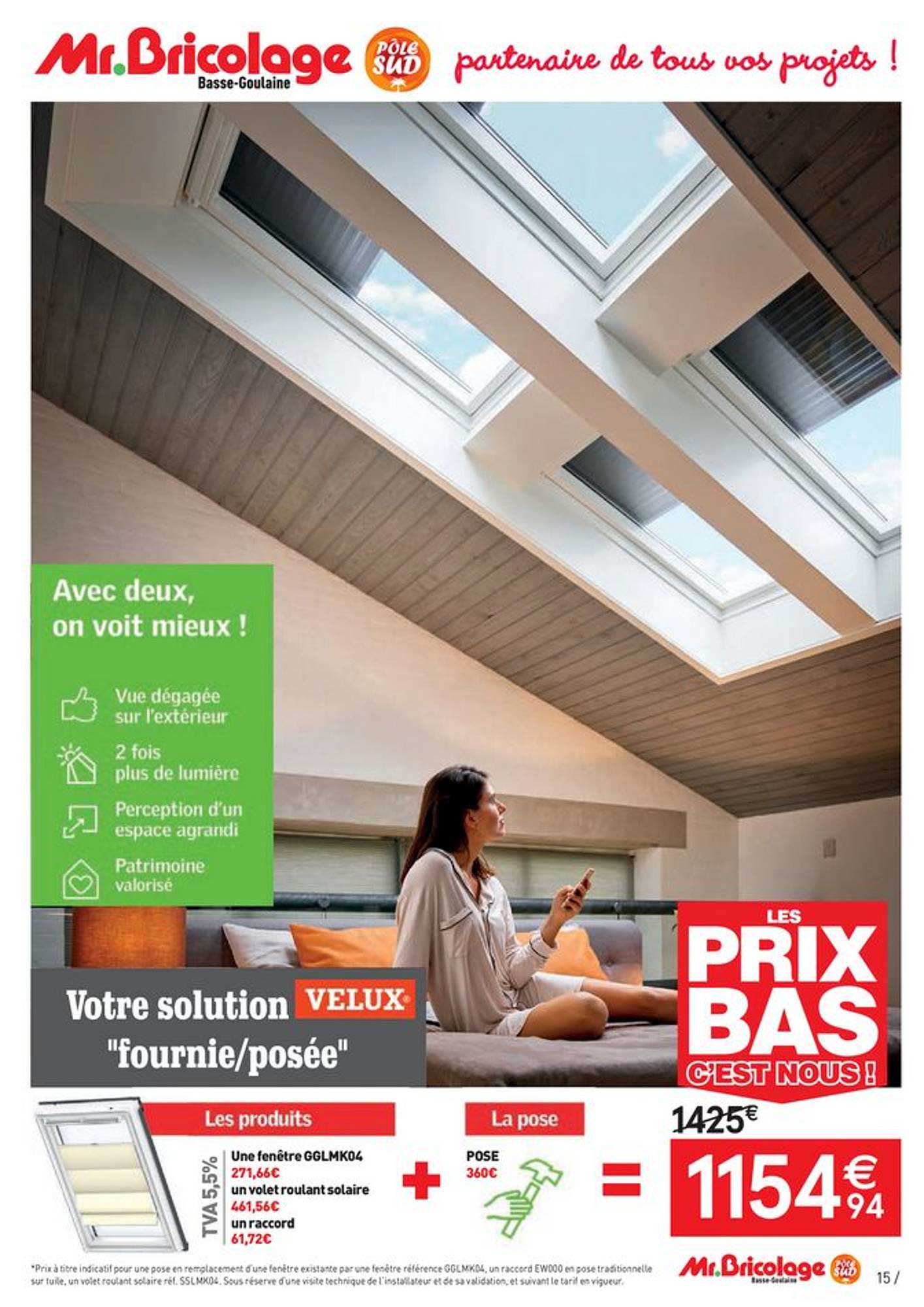 une fenêtre, un volet roulant solaire, un raccord