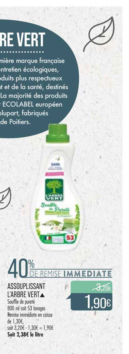 assouplissant l'arbre vert