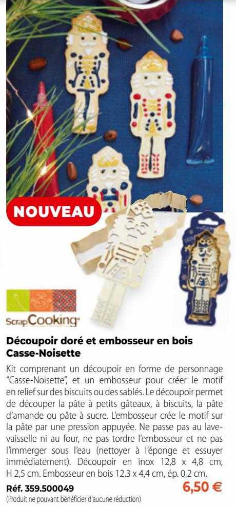 scrap cooking découpoir doré et embosseur en bois casse-noisette