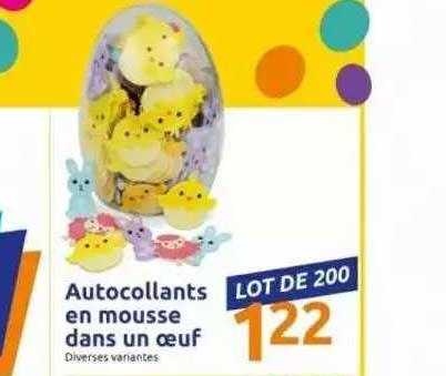 autocollants en mousse dans un œuf