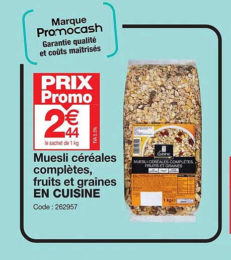 muesli céréales complètes, fruits et graines en cuisine