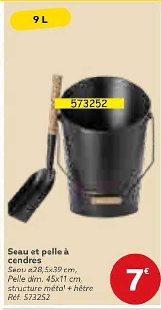 seau et pelle à cendres