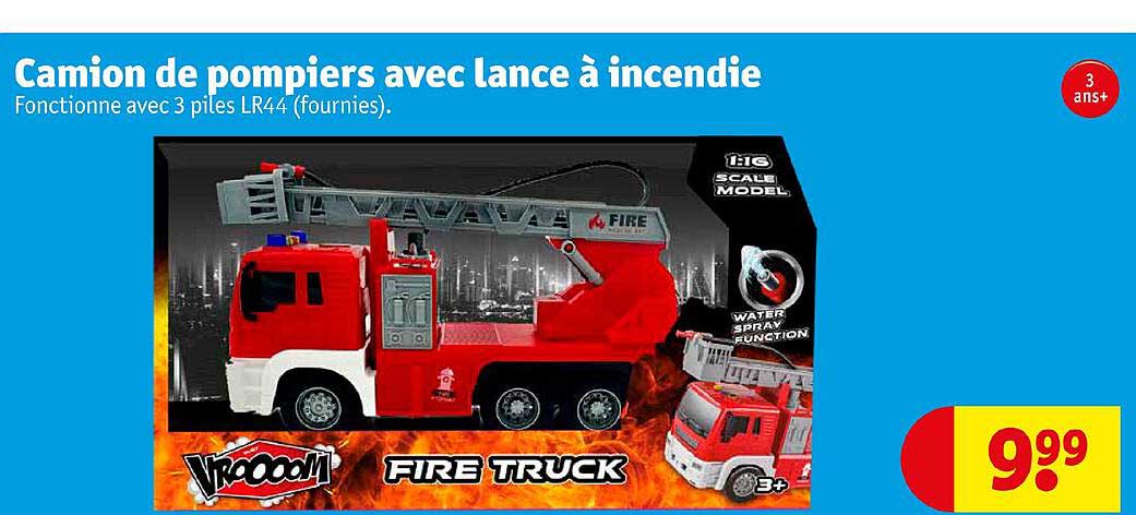 camion de pompiers avec lance à incendie