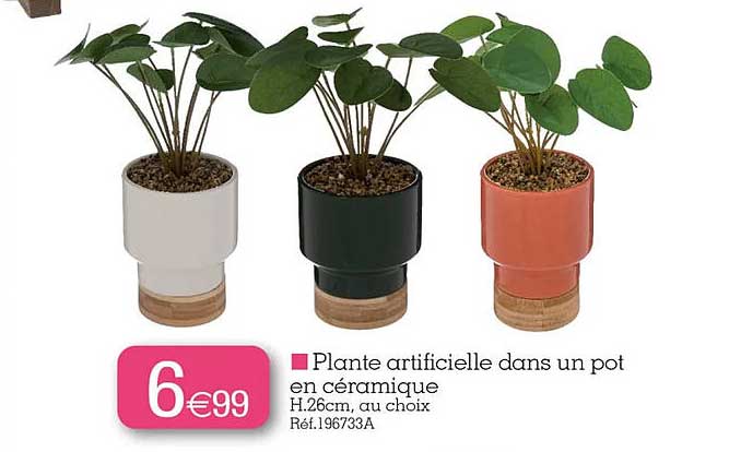 plante artificielle dans un pot en céramique