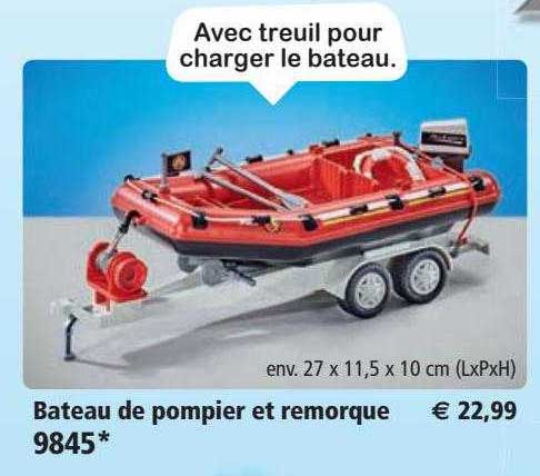 bateau de pompier et remorque
