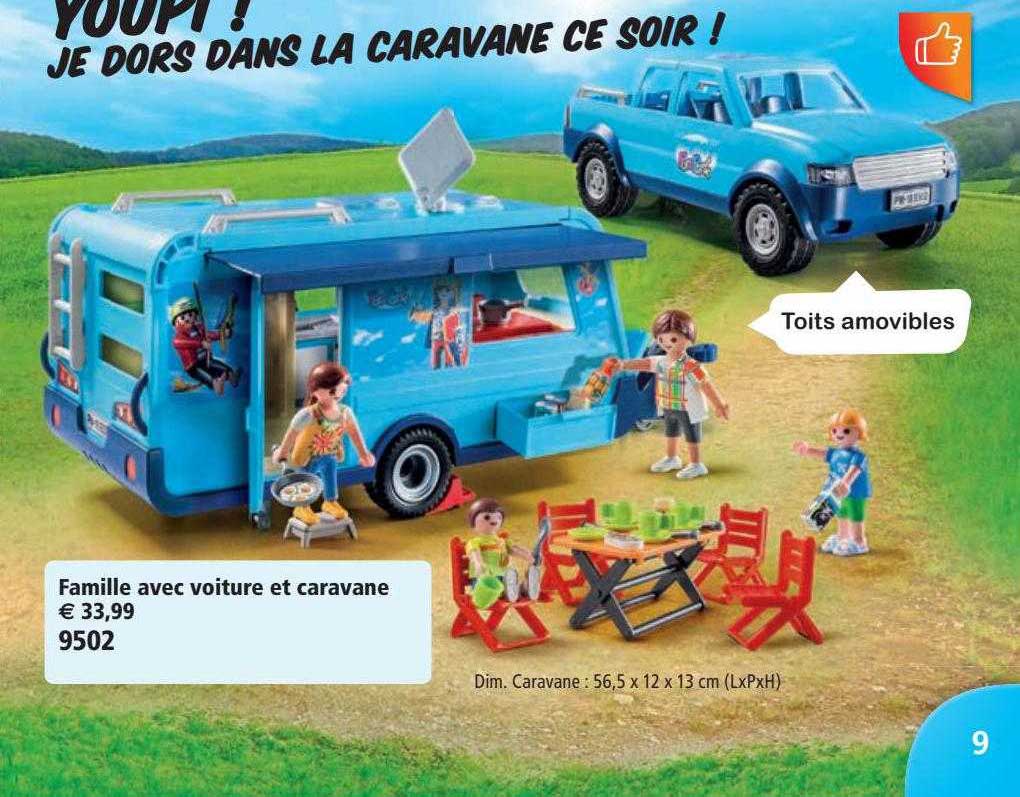 famille avec voiture et caravane
