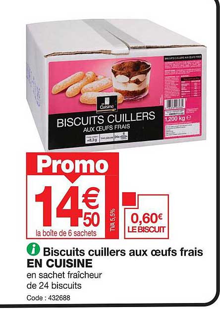 Biscuits Cuillers Aux œufs Frais En Cuisine