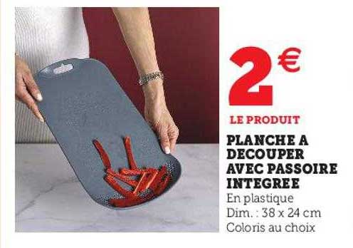 planche à découper avec passoire intégrée