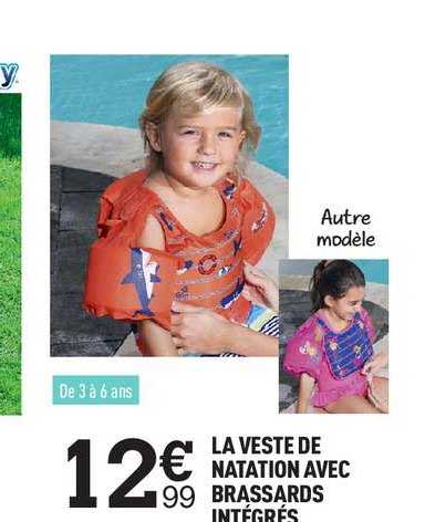 la veste de natation avec brassards intégrés