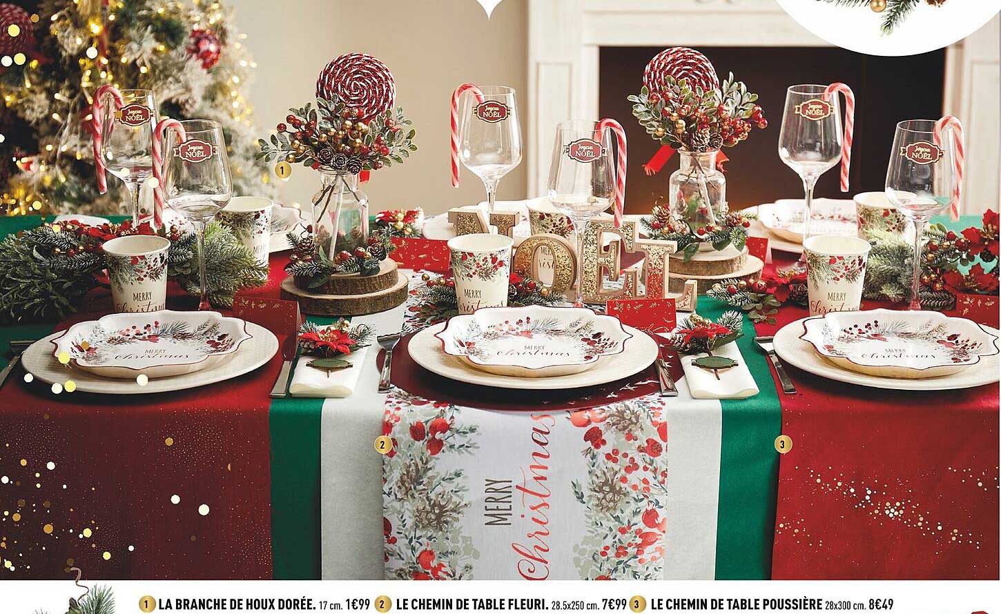 la branche de houx dorée, le chemin de table fleuri, le chemin de table poussière