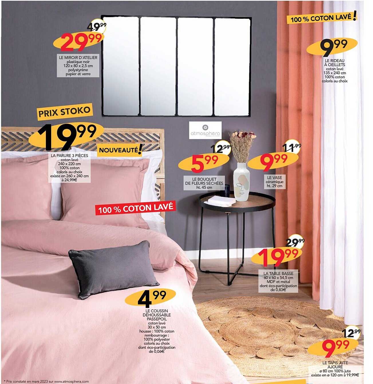 le miroir d'atelier, le rideau à œillets, la parure 3 pièces, le bouquet de fleurs séchées, le vase, le coussin déhoussable passepoil, la table basse, le tapis jute ajouré