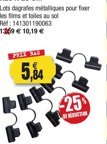 lots dagrafes métalliques pour fixer les films et toiles au sol