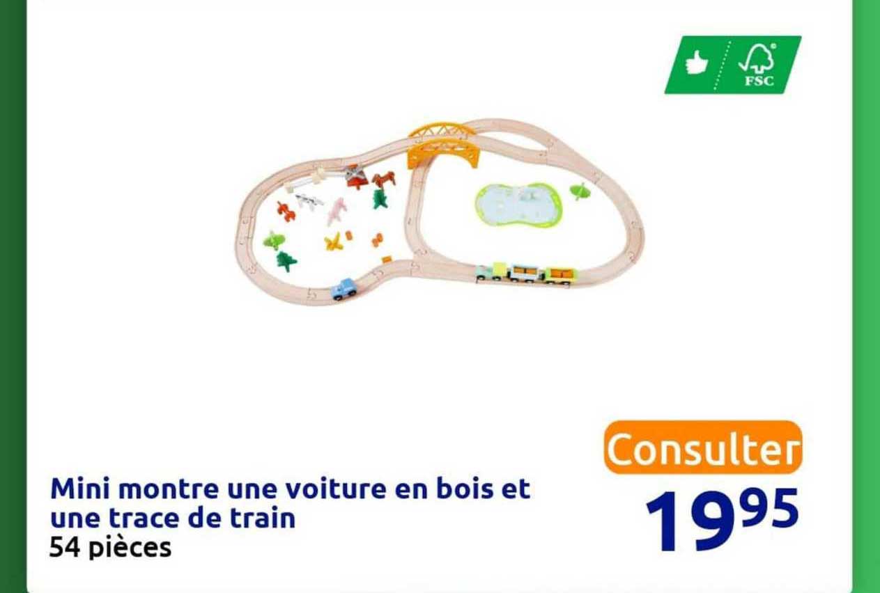 mini montre une voiture en bois et une trace de train