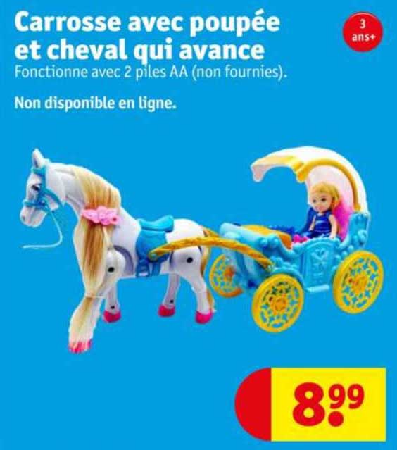 carrosse avec poupée et cheval qui avance