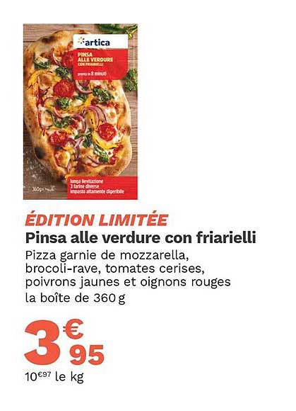 Pizza Garnie De Mozzarella, Brocoli-rave, Tomates Cerises, Poivrons Jaunes Et Oignons Rouges