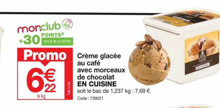 Crème Glacée Au Café Avec Morceaux De Chocolat En Cuisine