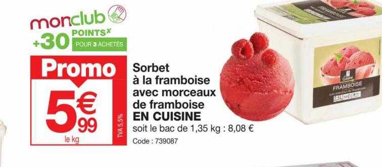 Sorbet à La Framboise Avec Morceaux De Framboise En Cuisine