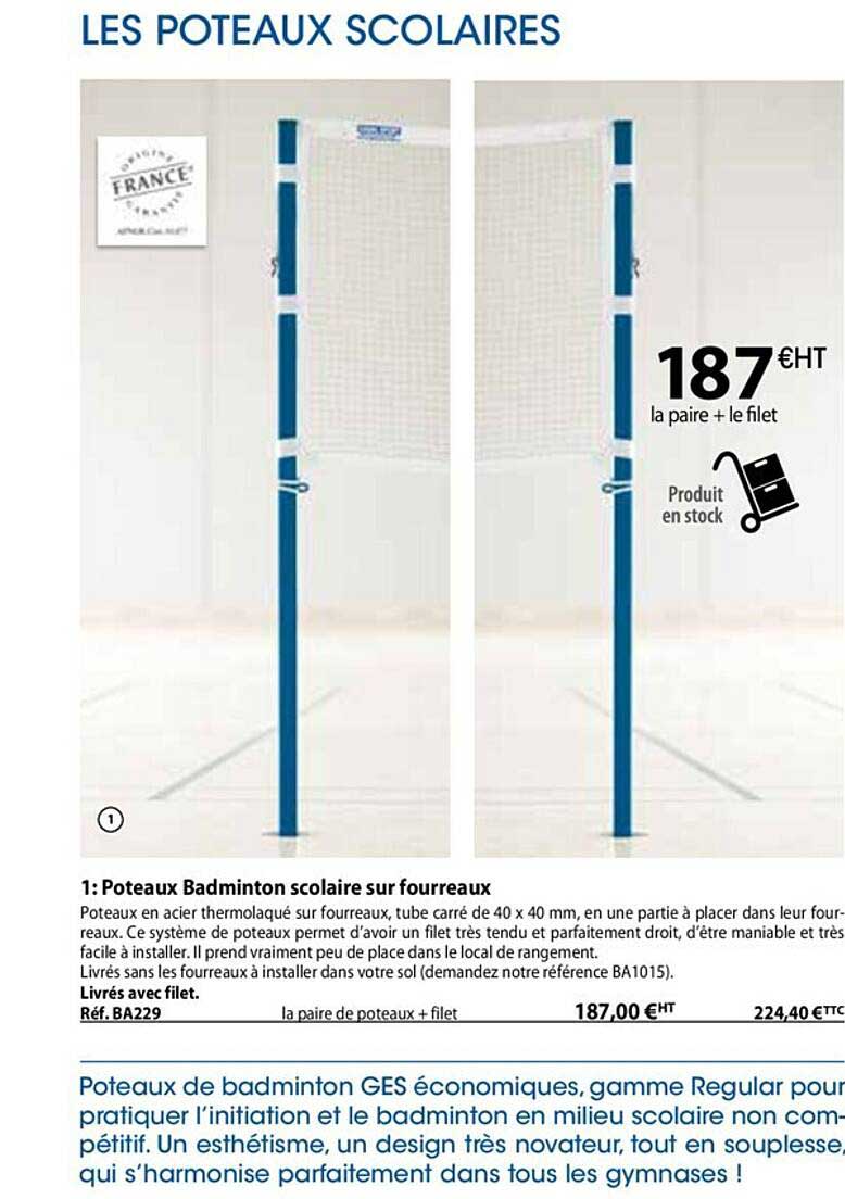 poteaux badminton scolaire sur fourreaux