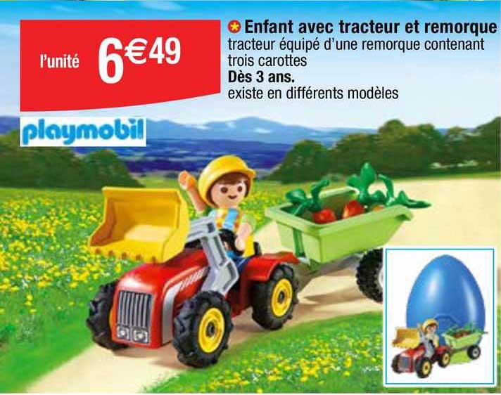 Enfant Avec Tracteur Et Remorque