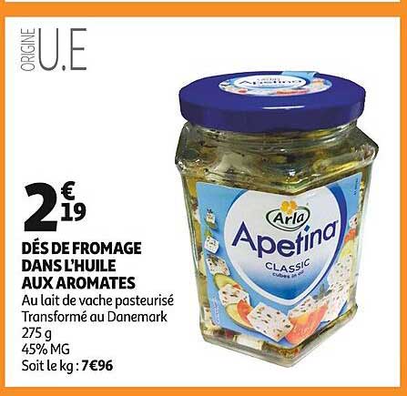 dés de fromage dans l'huile aux aromates
