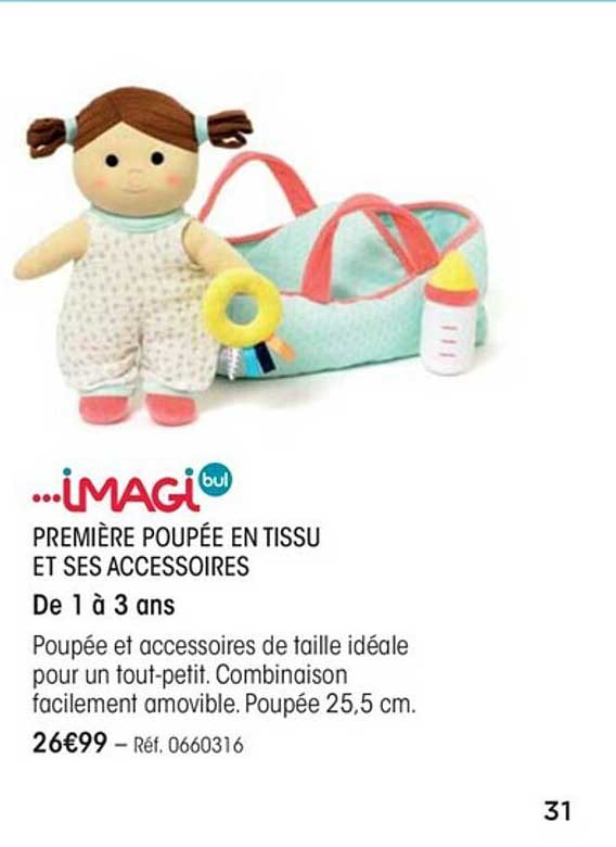 première poupée en tissu et ses accessoires