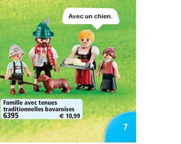 famille avec tenues traditionnelles bavaroises