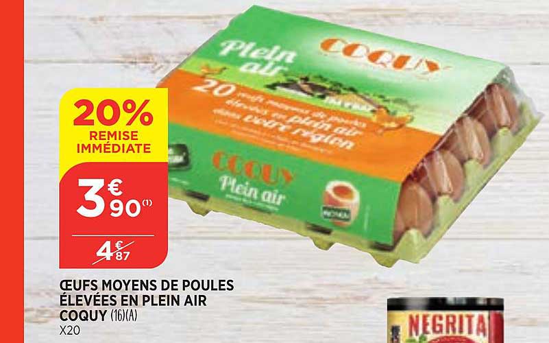 oeufs moyens de poules élevées en plein air coquy