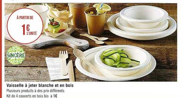 vaisselle à jeter blanche et en bois sincère