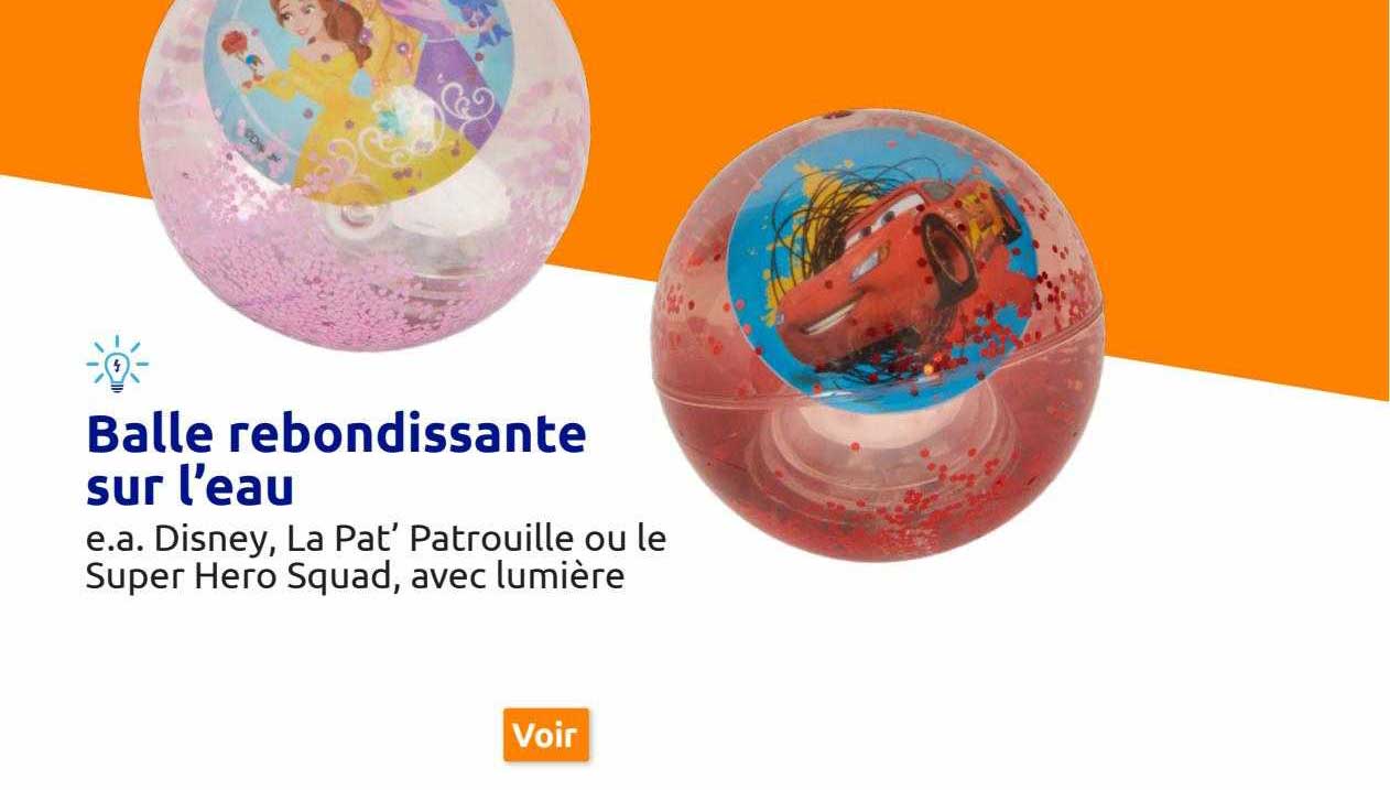 balle rebondissante sur l'eau