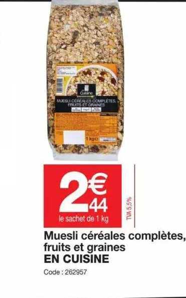 muesli céréales complètes, fruits et graines en cuisine