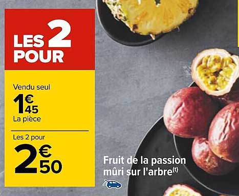 fruit de la passion mûri sur l'arbre