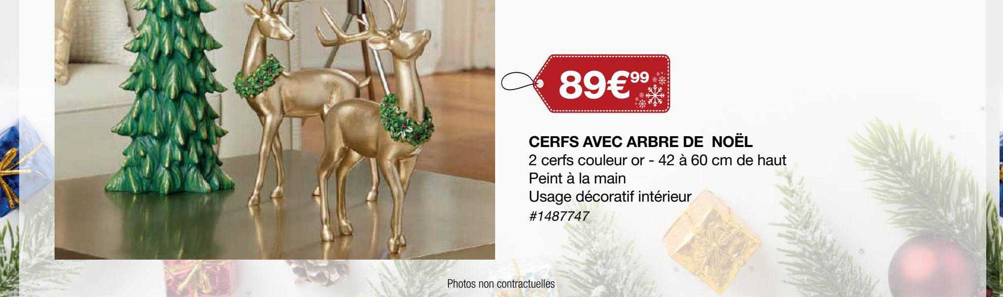 cerfs avec arbre de noël