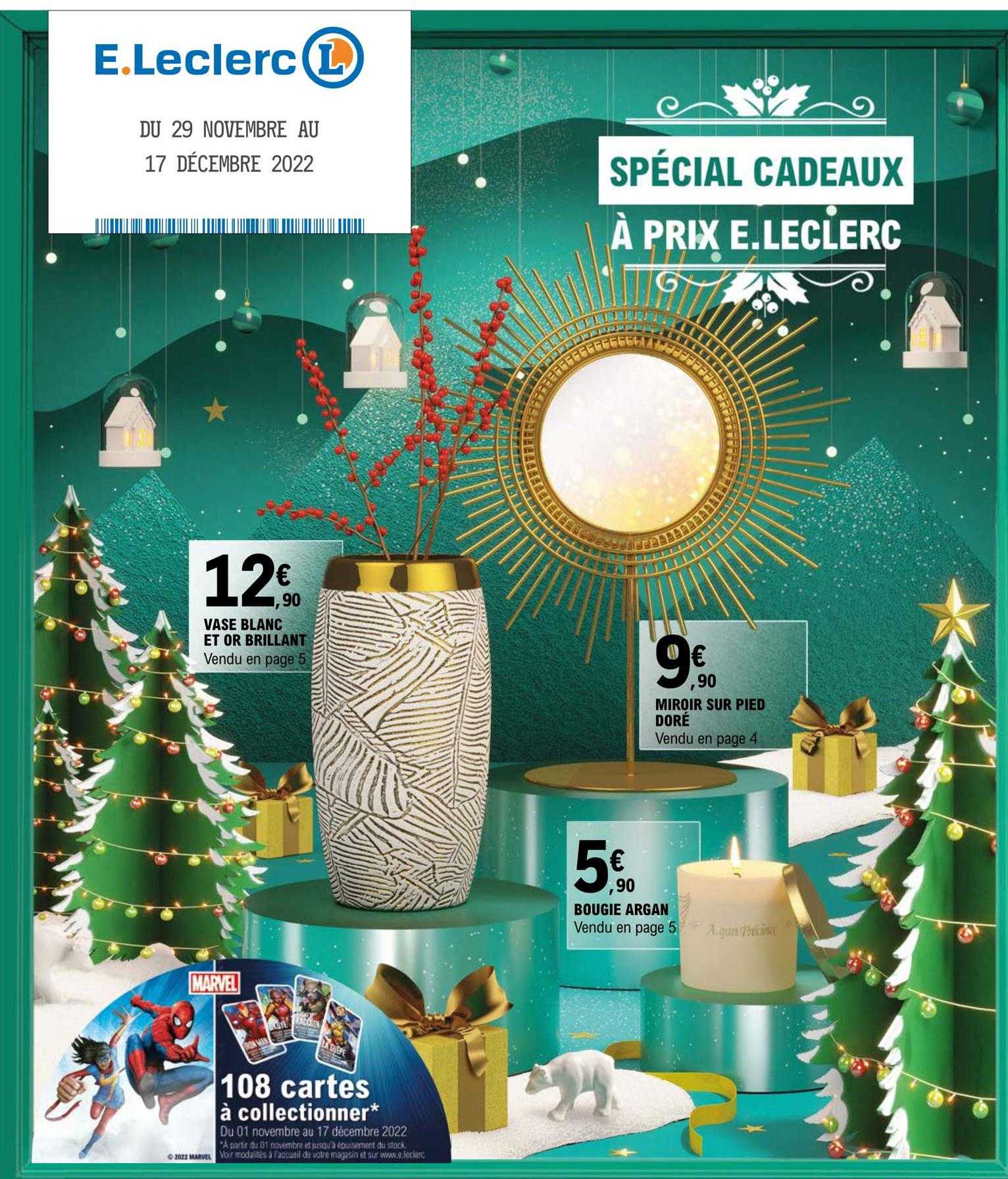 vase blanc et or brillant, bougie argan, miroir sur pied doré