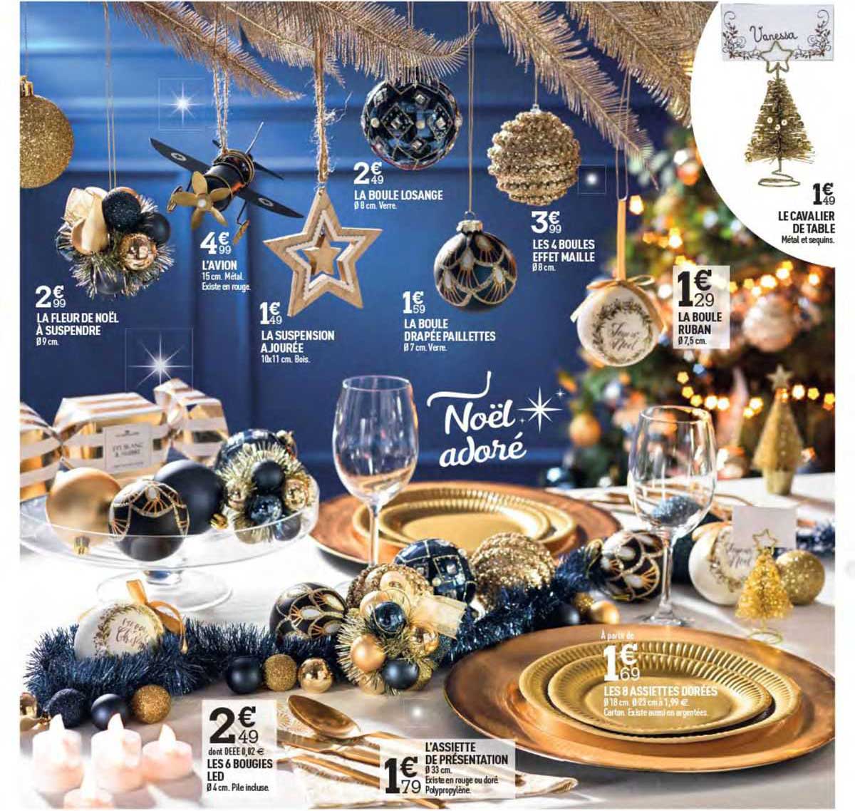 la fleur de noël à suspendre, l'avion, la suspension ajourée, la boule losange, la boule drapée paillettes, les 4 boules effet maille, le cavalier de table, la boule ruban, les 6 bougies led