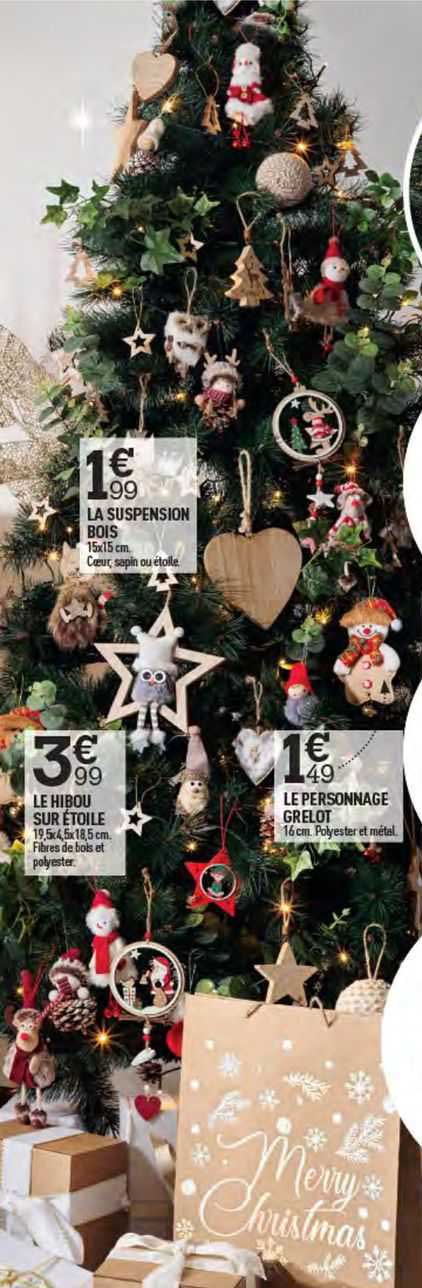 la suspension bois, le hibou sur étoile, le personnage grelot